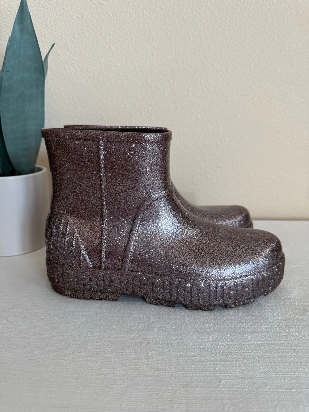 UGG Mauve Sparkle Glitter Ankle Rain Boots
